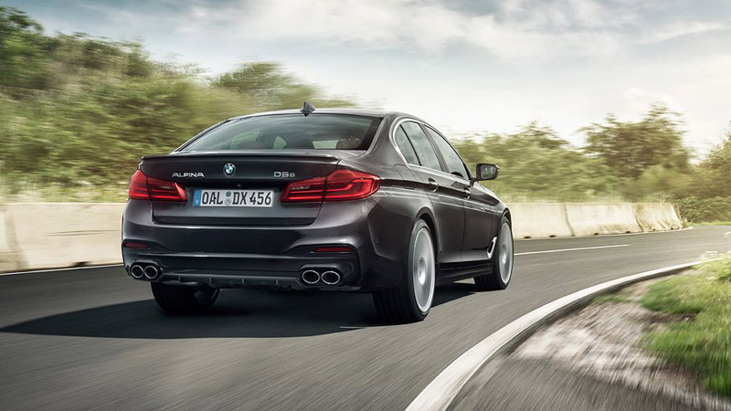 BMW ALPINA D5 S - BMW Limuzyna na drodze